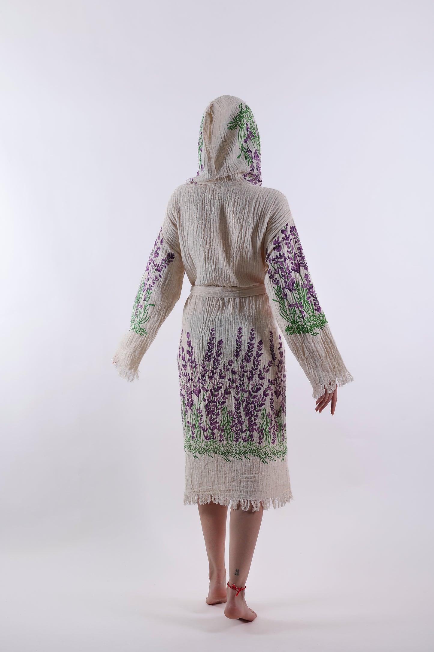 Müslin Lavanta Desenli Kapüşonlu Bornoz