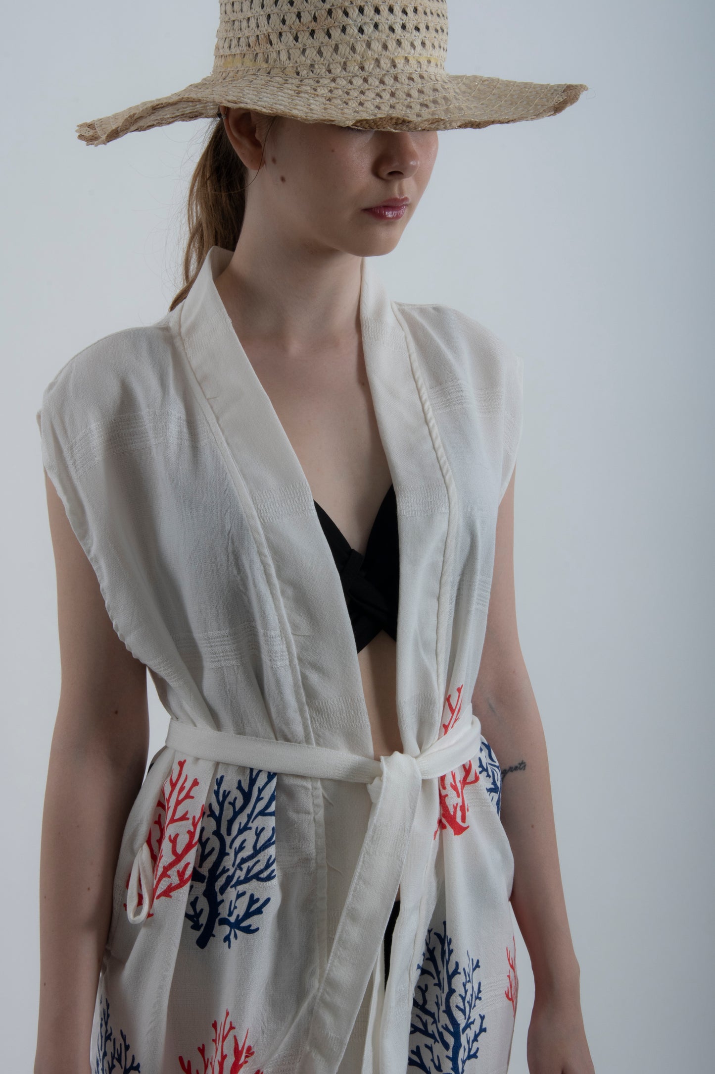 Kırmızı Mavi Mercan Desenli Viskon Kuşaklı Kimono Yelek