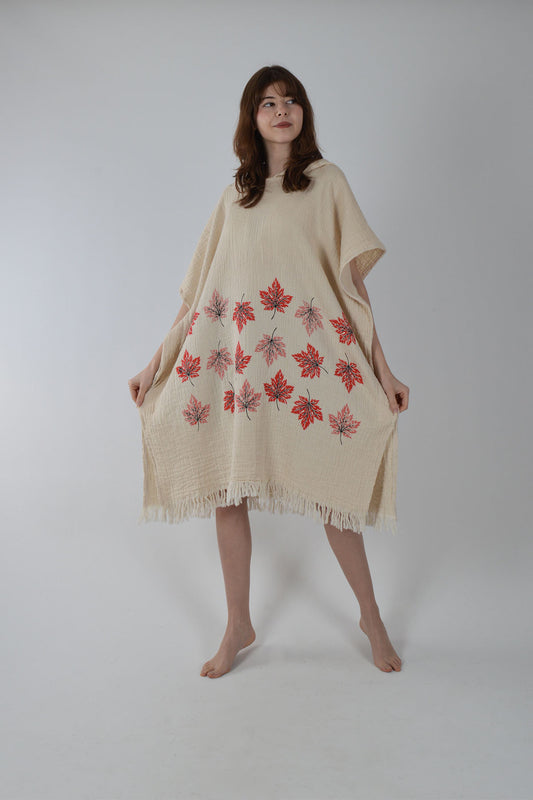 Kırmızı Yaprak Desenli Müslin Panço