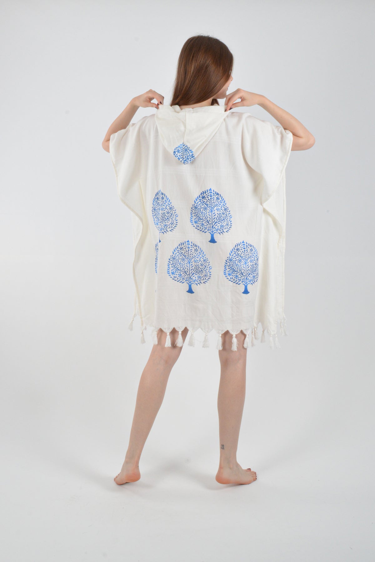 Etnik Mavi Ağaç Desenli Viskon Panço