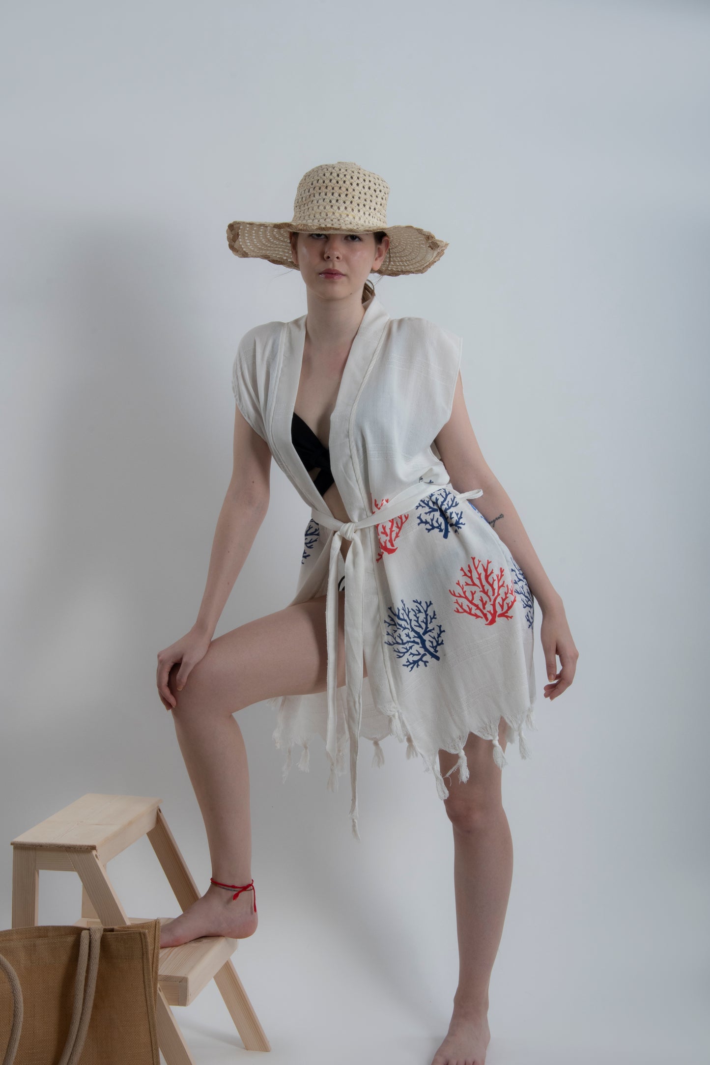 Kırmızı Mavi Mercan Desenli Viskon Kuşaklı Kimono Yelek